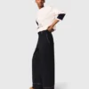 Cotton trousers with leather belt Cotton trousers with leather belt