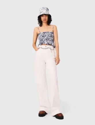 High-waisted wide-leg jeans
