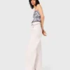 High-waisted wide-leg jeans High-waisted wide-leg jeans