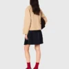 Jacket with removable contrast collar