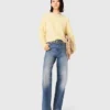 Jeans with chain-link belt Jeans with chain-link belt