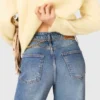 Jeans with chain-link belt Jeans with chain-link belt