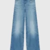 Jeans with chain-link belt Jeans with chain-link belt