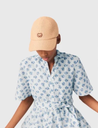 Natural-texture cap