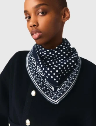 Reversible wool and cashmere scarf