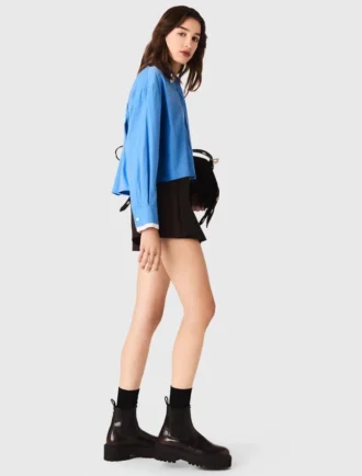Shirt with removable jewellery
