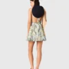 Short patterned backless dress Short patterned backless dress