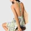 Short patterned backless dress Short patterned backless dress
