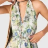 Short patterned backless dress Short patterned backless dress