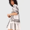 Short-sleeved embroidered shirt