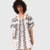 Short-sleeved embroidered shirt